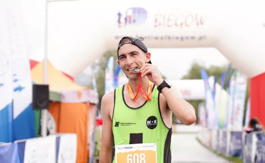 Jest zwycięzca Biegu 7 Dolin na 100 km! Dotarł do mety ze świetnym czasem [WIDEO] - 17